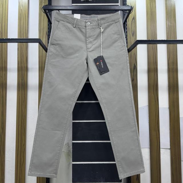 Twill Chino Pant